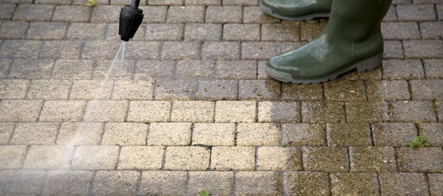 pressure washing cost, pressure washing prices, pressure washing job rates, house washing cost, driveway pressure washing price, cost of pressure washing services, pressure cleaning pricing